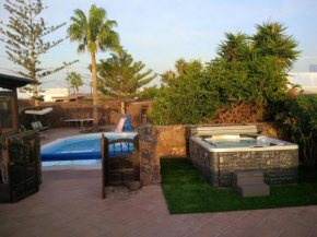 Отель Villa Piscine Jacuzzi Puerto Del Carmen  Мачер